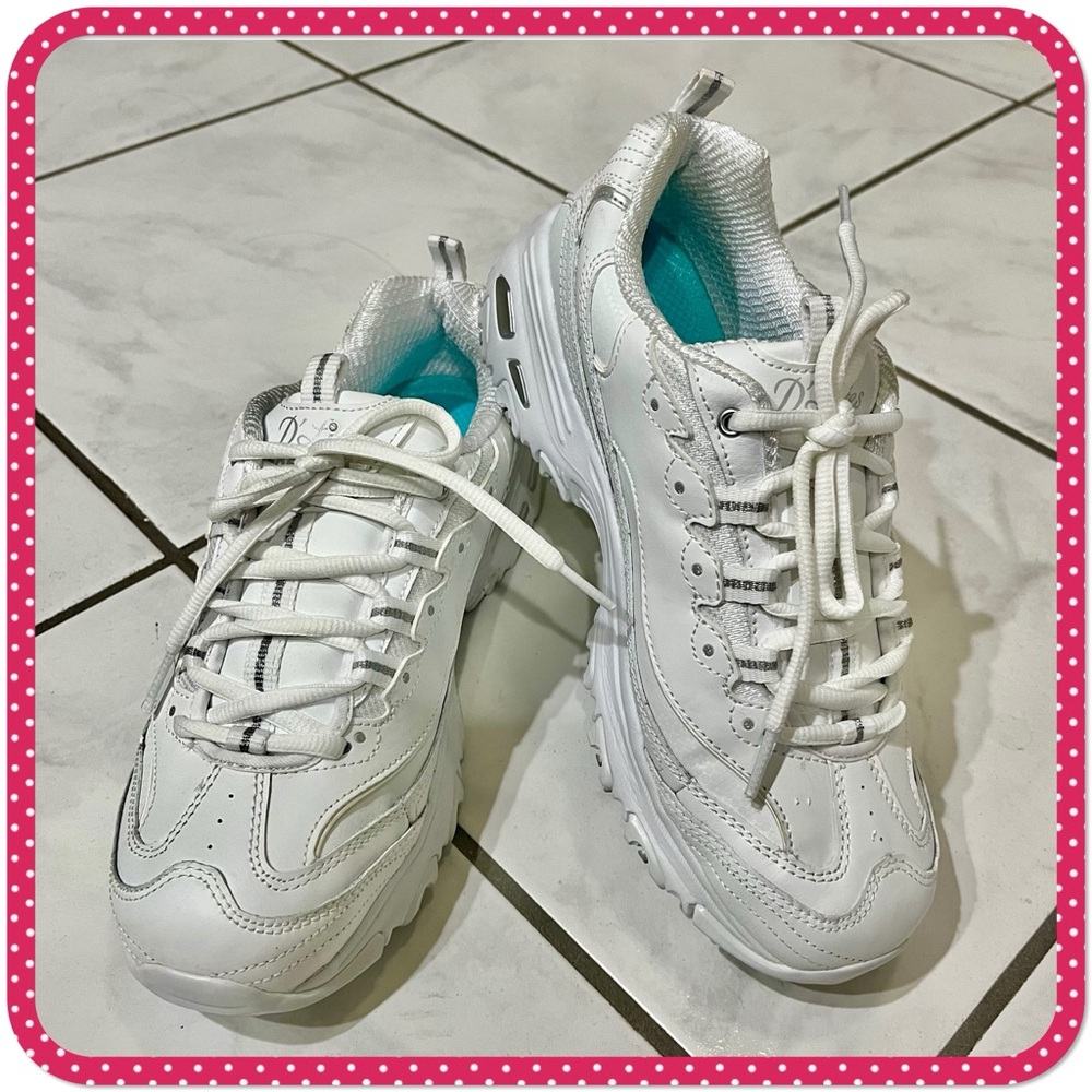💝 SKECHERS 💝  D’lites air cooled memory foam Women’s size 9. Almost new